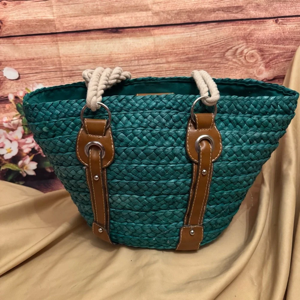 St. John’s Bay Audrina Straw Tote Emerald Green Rope Handle Beach Bag